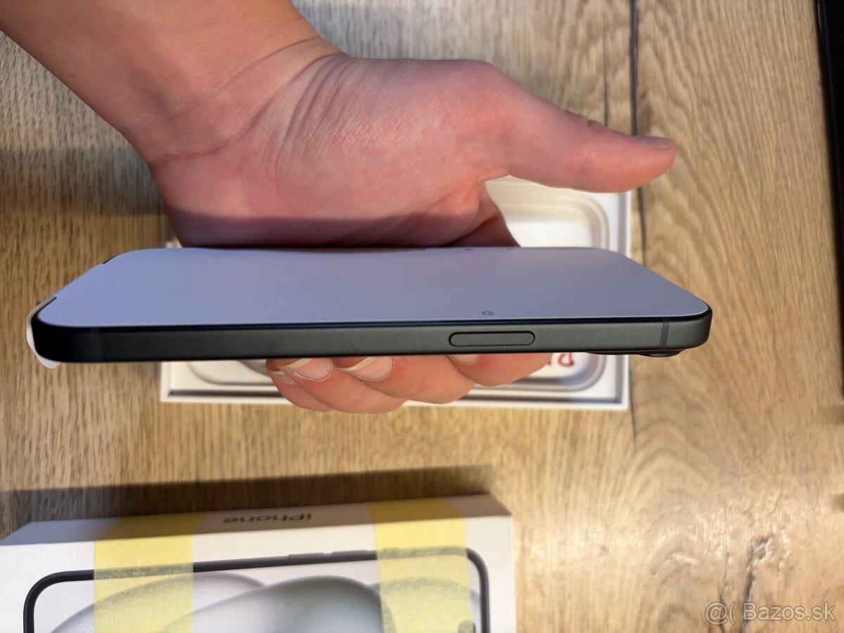 iPhone 15 256GB - 7