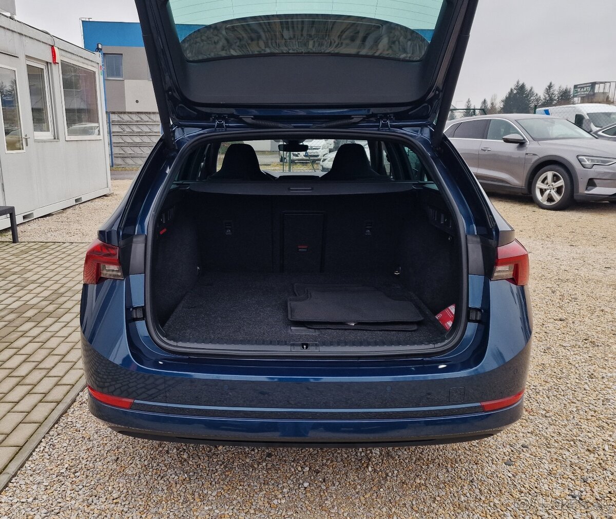 ŠKODA OCTAVIA COMBI 2.0 TDI STYLE DSG - 7