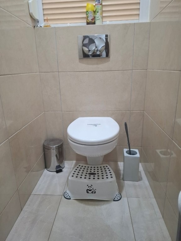 3 IZBOVY BYT - 84m2 - KOMPLETKA - ZARIADENE - NA HORKE - 7