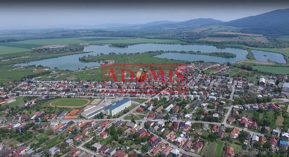 Predám pekný stavebný pozemok 756m2 + stavebné povolenie, Ča - 7