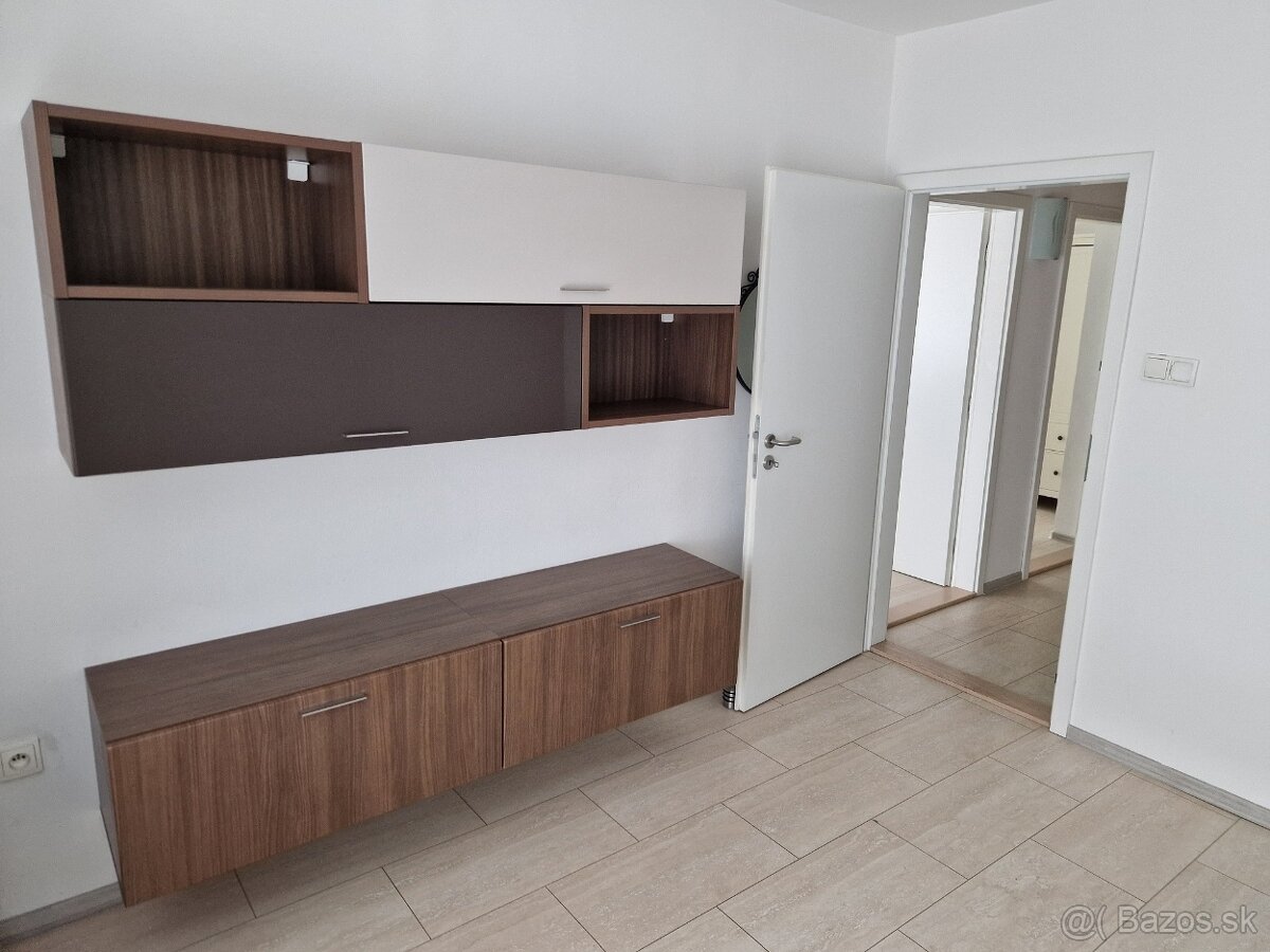 IZBA V BYTE NITRA ČERMÁŇ - 7