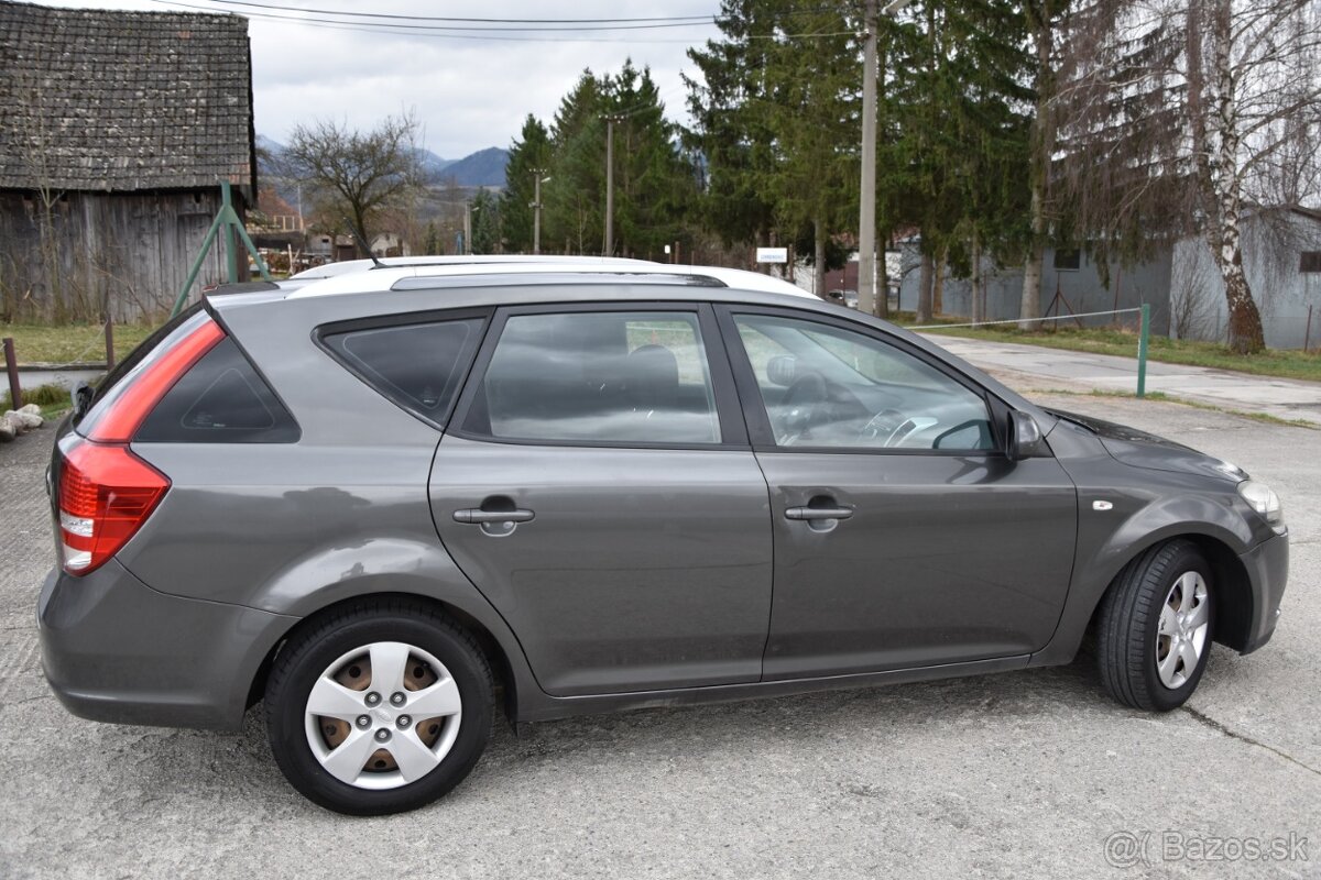 Kia CEED SW 1,591 BENZIN - 7