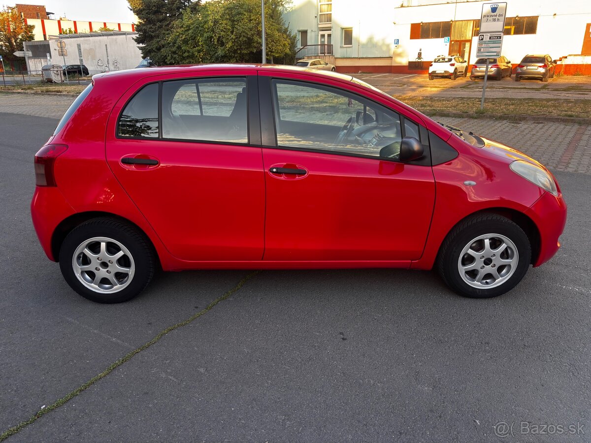 Toyota Yaris 2007 1,0 5D - 7