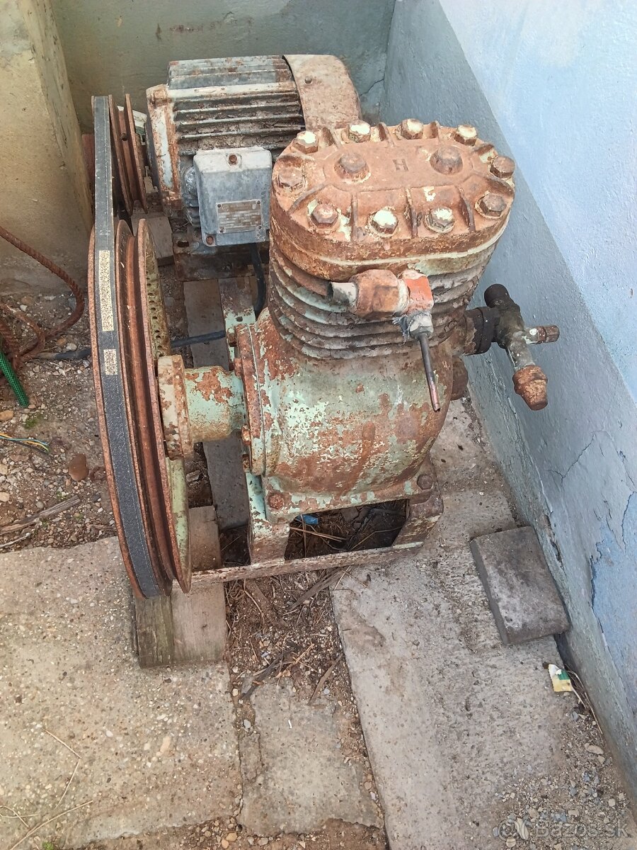 KOMPRESOR MEZ MOHELNICE NA 380V - 7