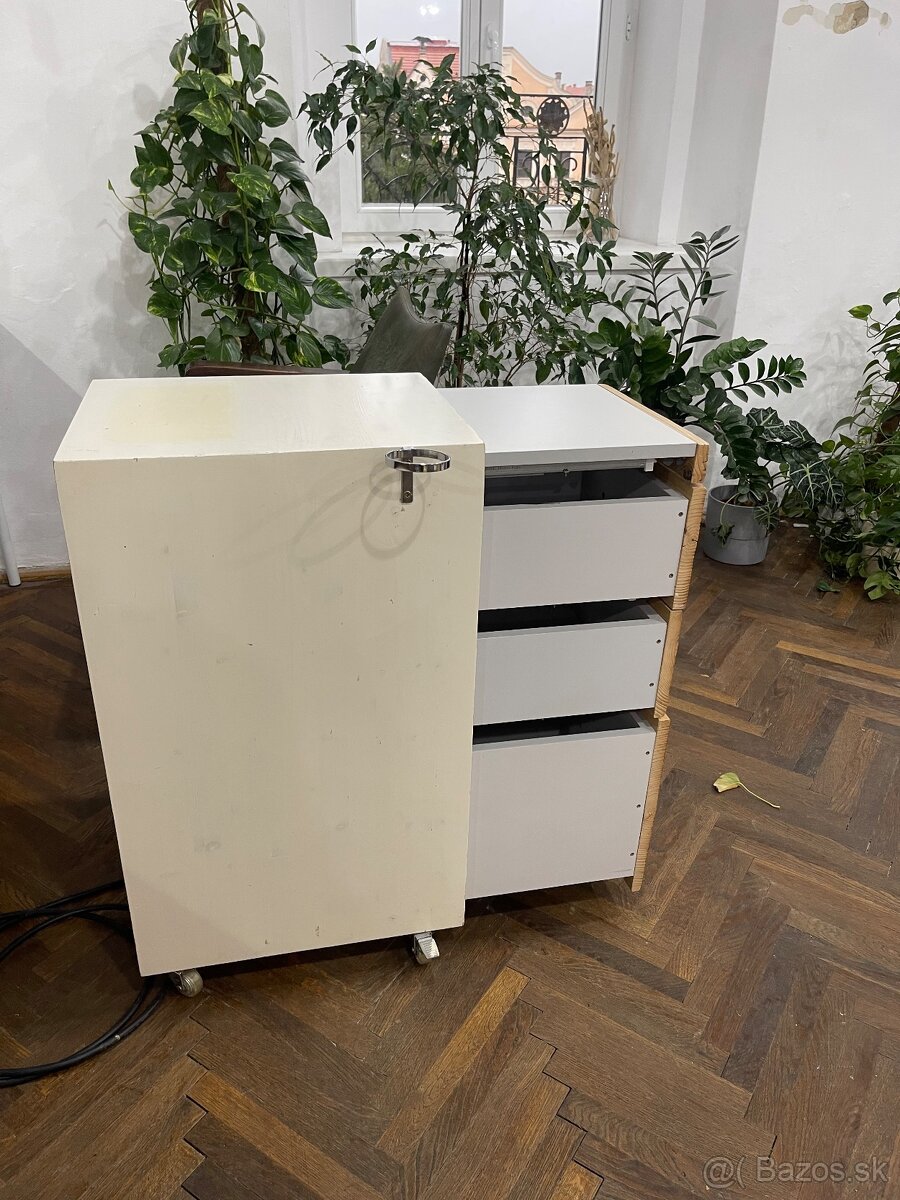 Kadernícky stolík na kolieskach – kartáčované drevo, 4× kusy - 7