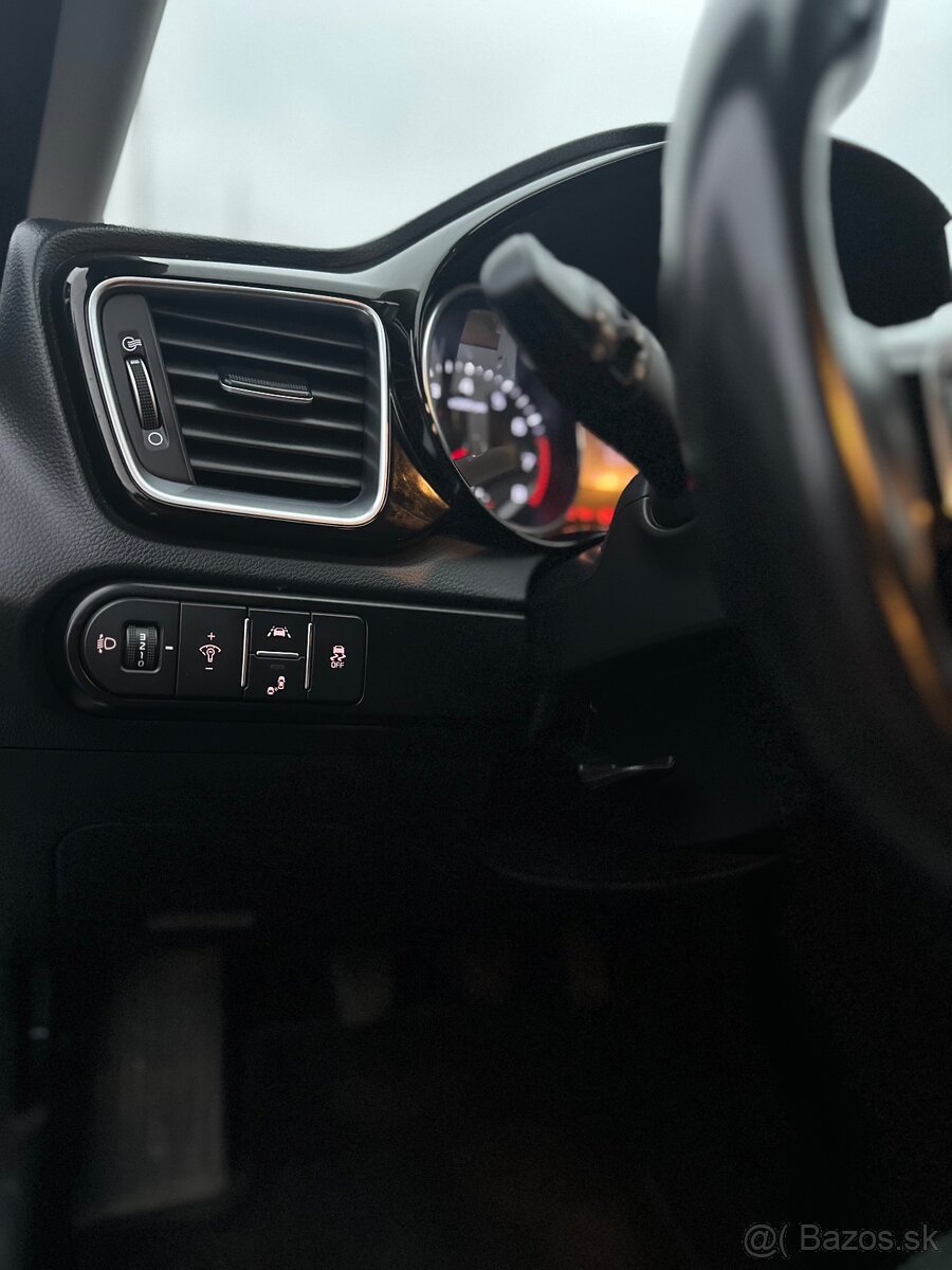 KIA CEED SW 1.4 T-GDI GOLD - 7