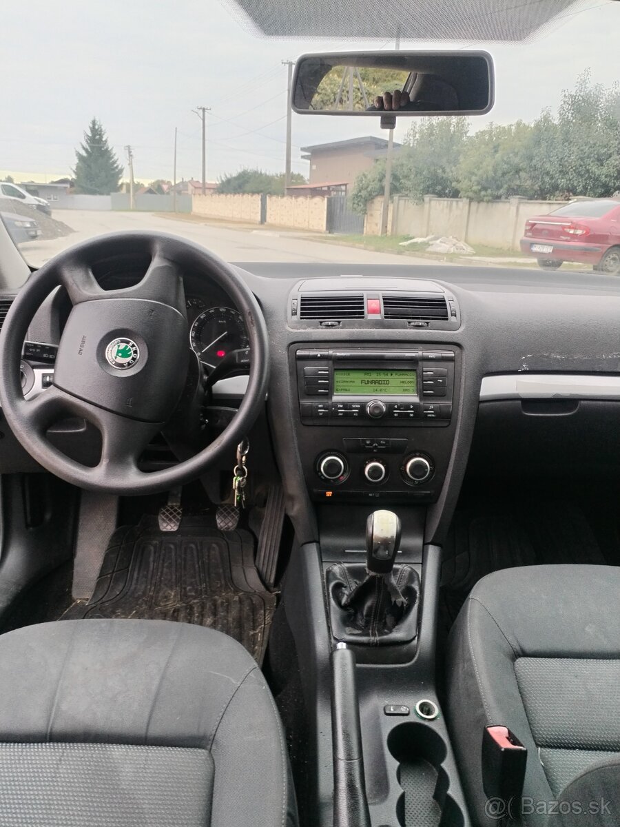 Rozpredám octaviu - 7