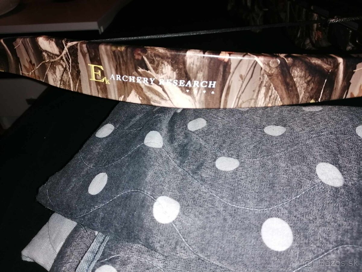 predám kušu plus terčovnicu Desert Hawk - 7