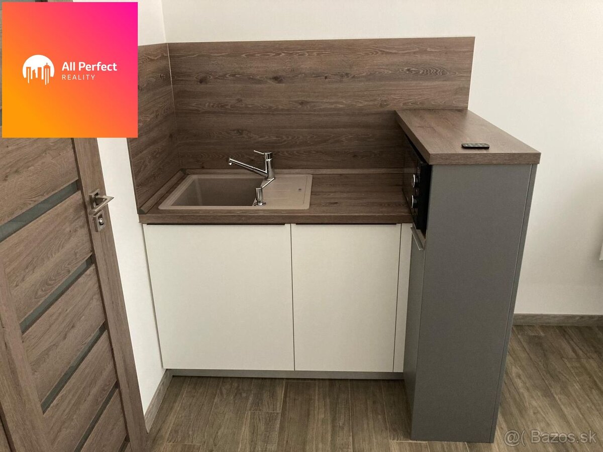 Na prenájom reprezentatívne priestory v centre Trnavy - 7