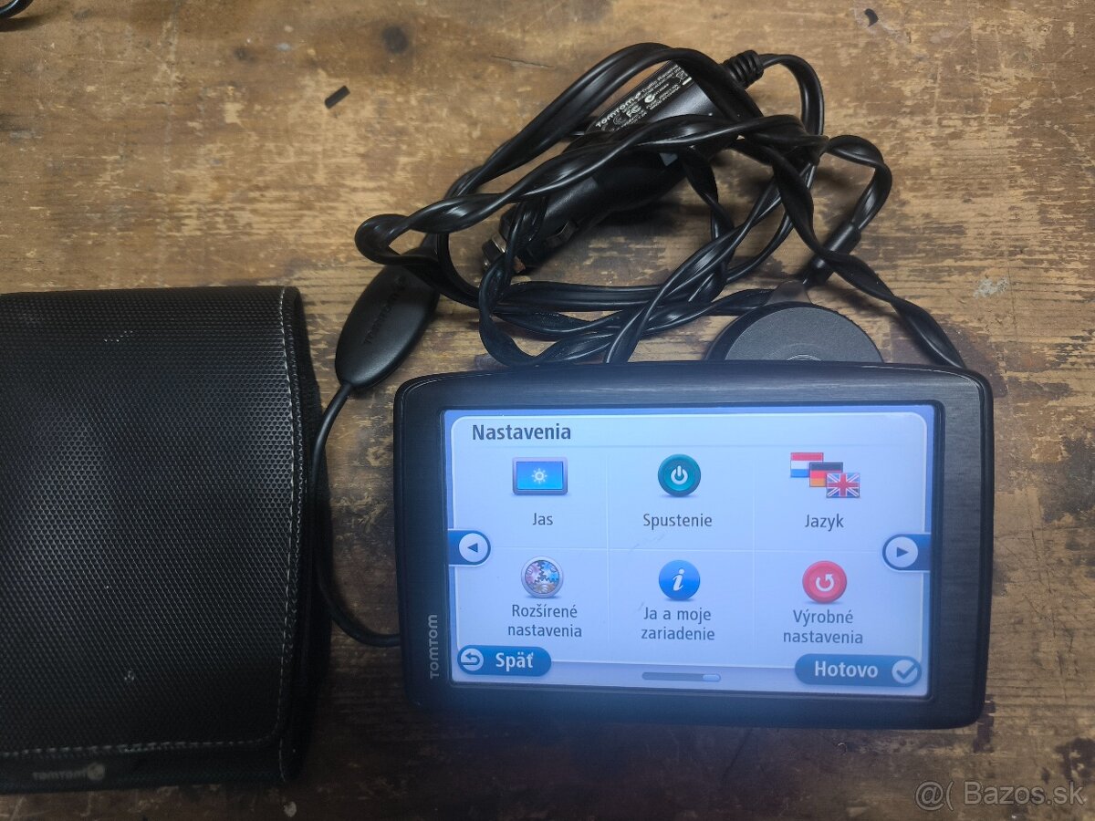 Predam navigaciu Tomtom - 7