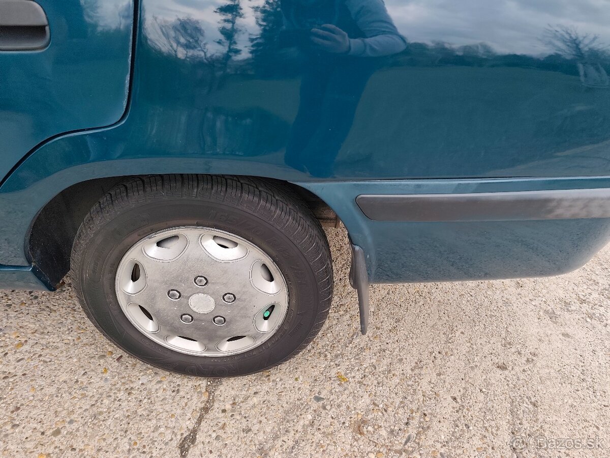 Predám Škoda Felicia Combi 1.3 MPi (2000) - 7