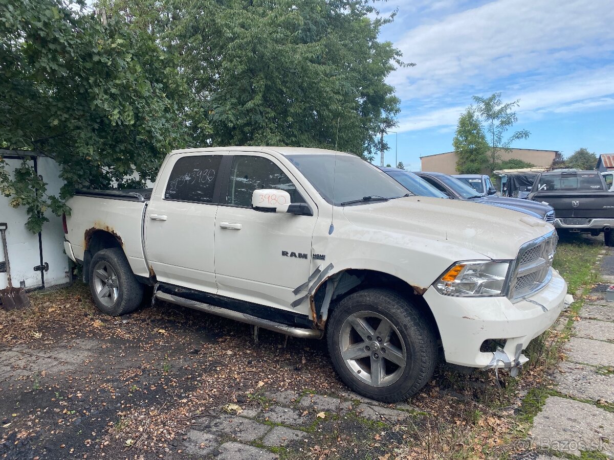 Dodge Ram 5.7 4x4 2011 R.V - 7