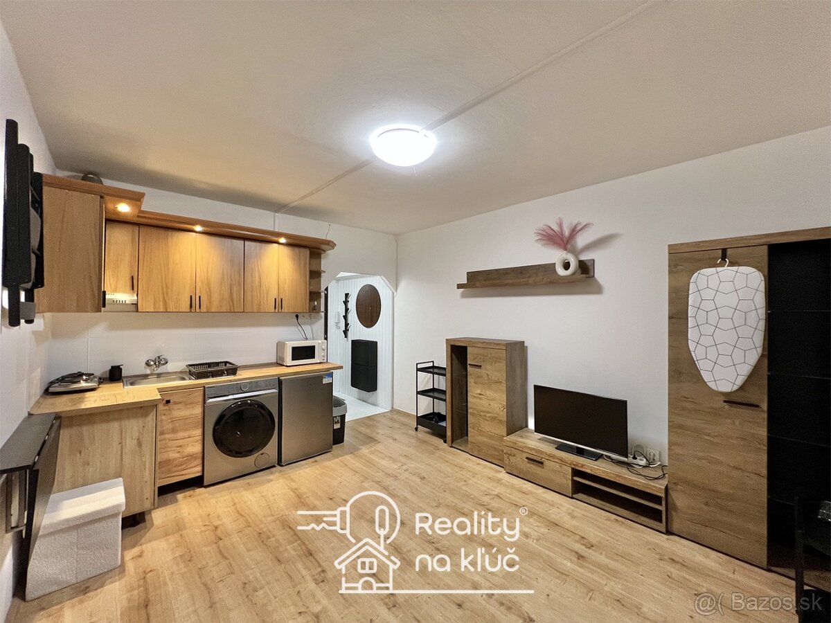 Na prenájom zrekonštruovaná zariadená garsónka na Nábrežnej - 7