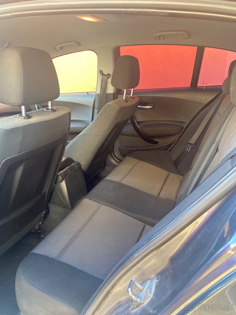 Predávam nepojazdné BMW E87 118d - 7