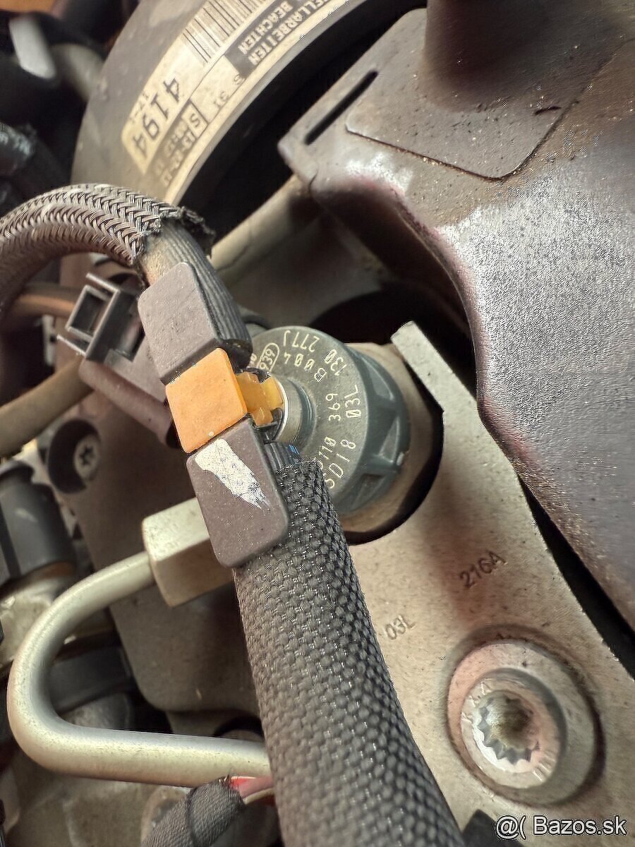 Rozpredam VW Passat B7 Combi 2.0 TDI CFF 4motion - 7