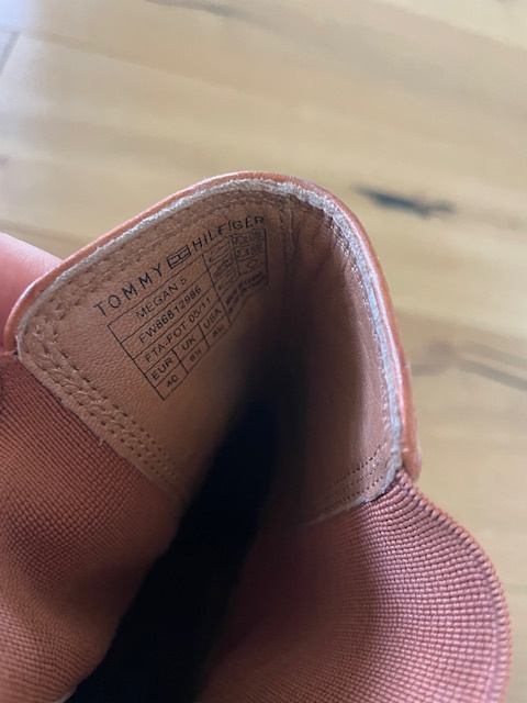 Predám štýlové celokožené topánky Tommy Hilfiger,velkost 40 - 7