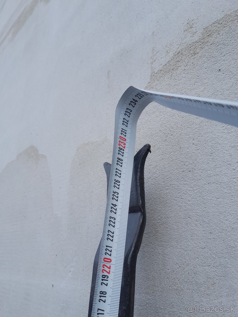 Predám velký kovový vešiak - 7