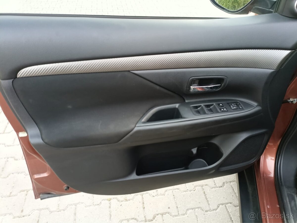 MITSUBISHI OUTLANDER - NA PREDAJ - 7