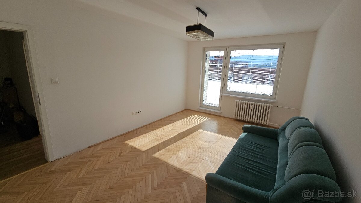 3-izbový byt po kompletnej rekonštrukcii Medvedzie - 7