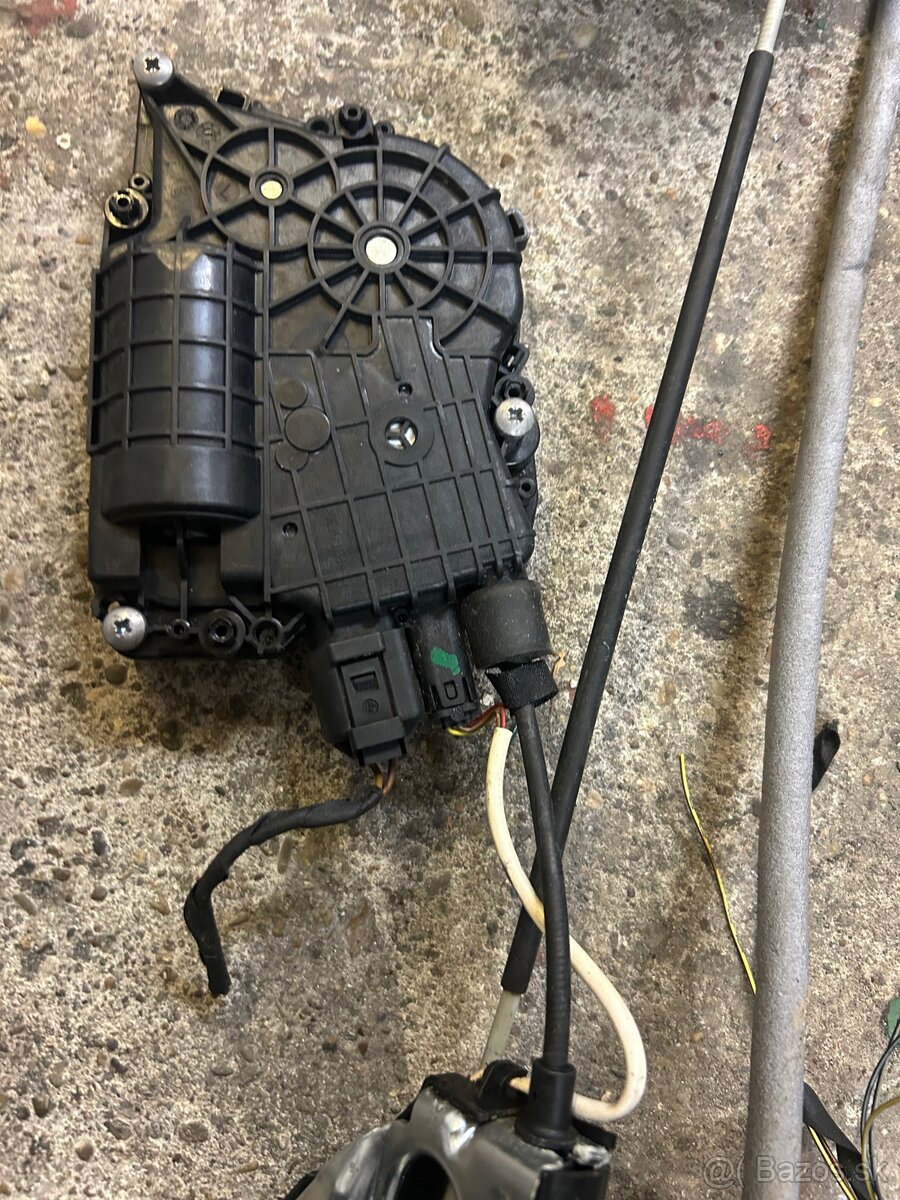 Soft close BMW f10 - 7