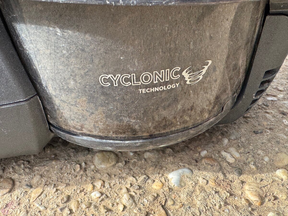 Predám používaný vysávač HOOVER - 7