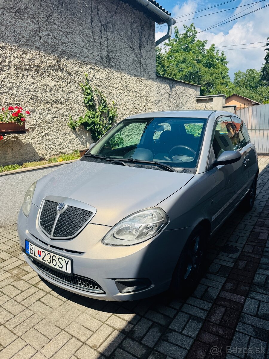 Lancia Y 1.2i R.V.2010 - 7