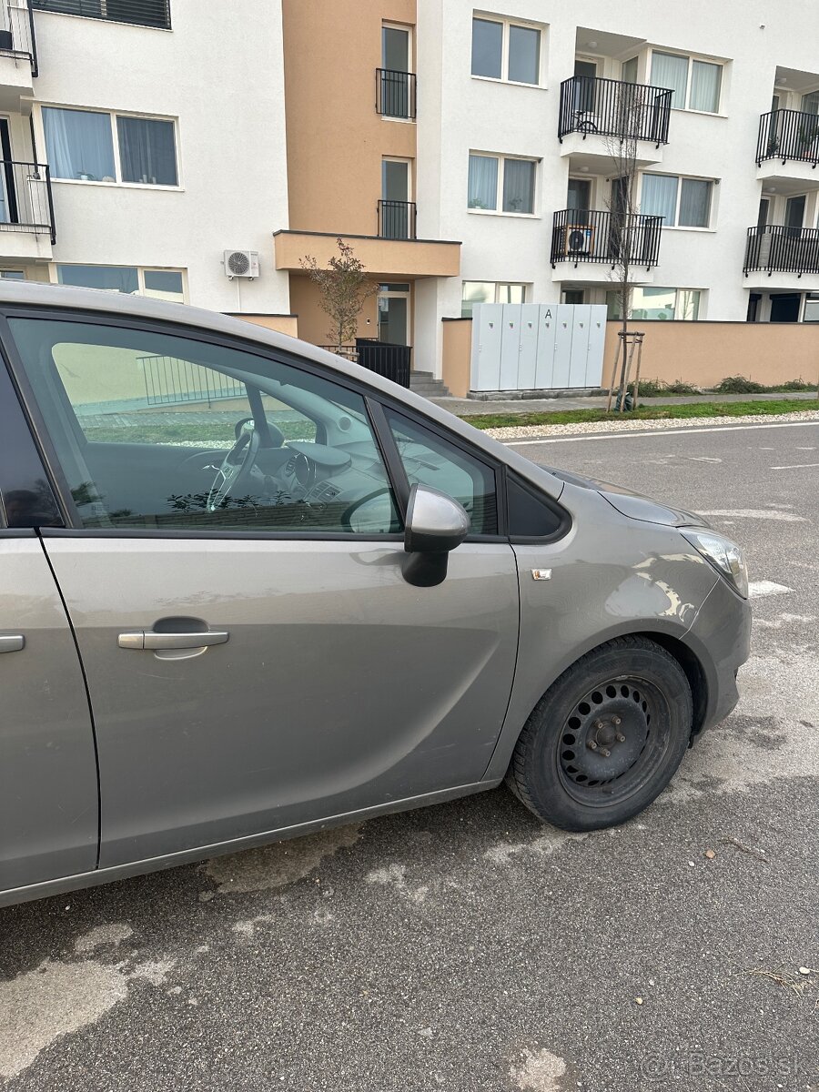 Predám Opel Mervia 1.4 benzín automat - 7
