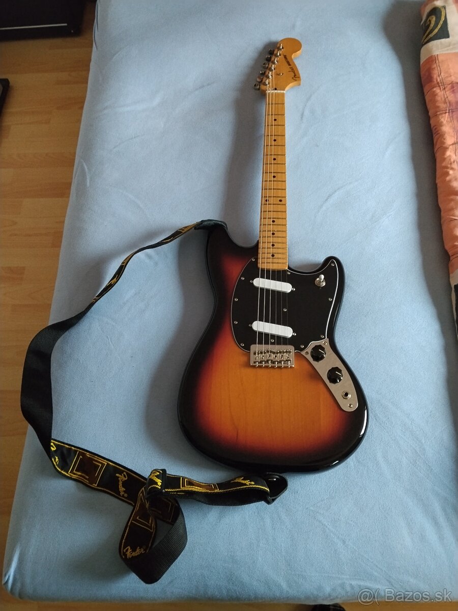 Fender Mustang - 7