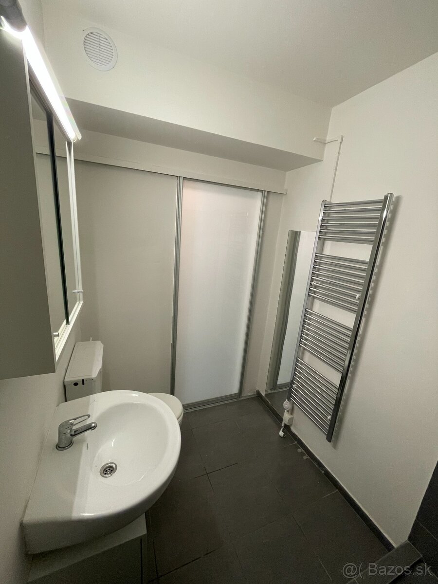 Prenájom 1,5 izbového bytu v centre Dunajskej Stredy - 7