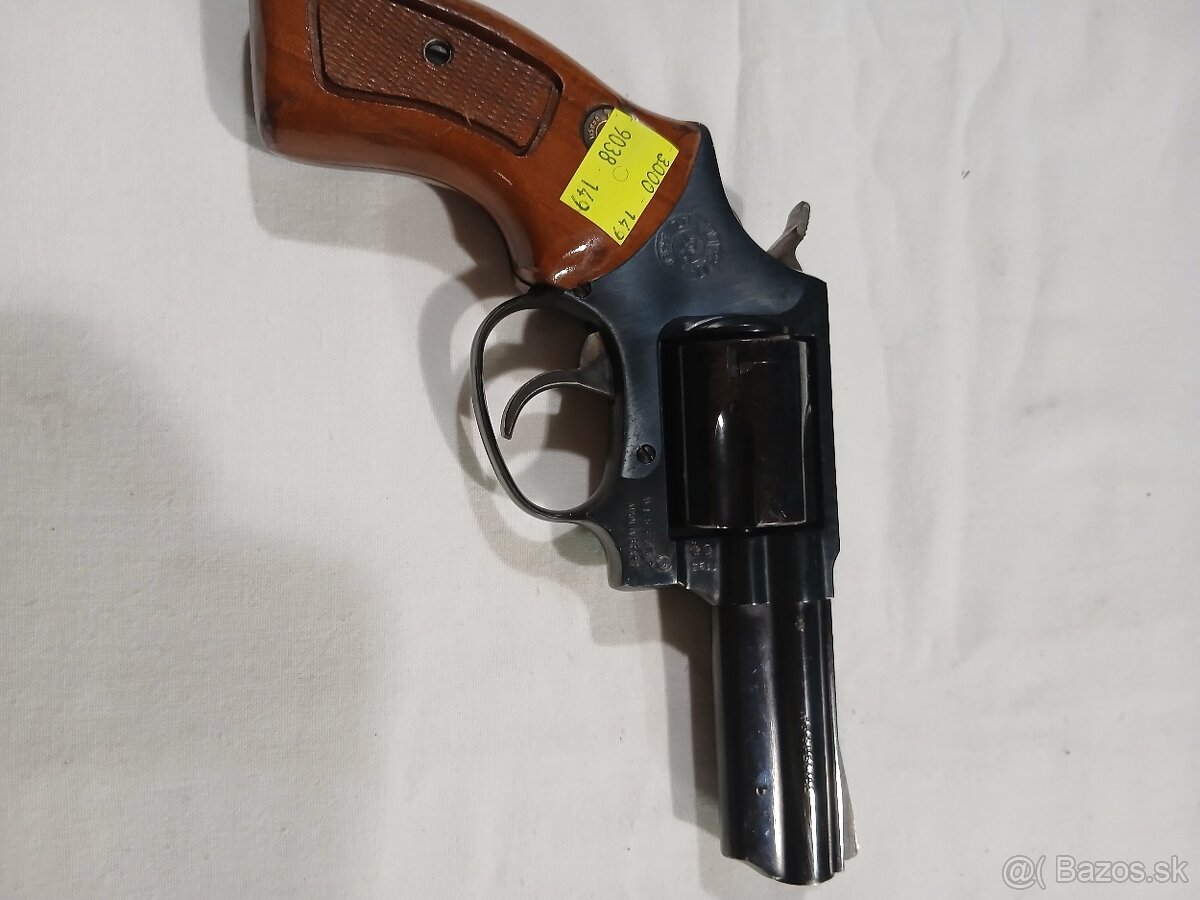 Predám revolver Taurus 3 palec - 7
