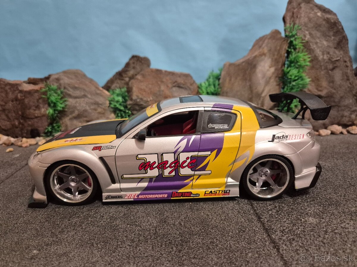 Prodám model 1:18 Mazda RX8 - 7