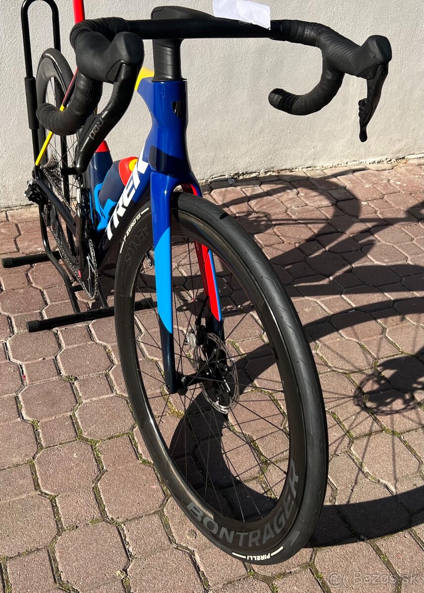 Cestný bicykel Madone SLR 9 AXS Gen 8 veľ M/L - 7