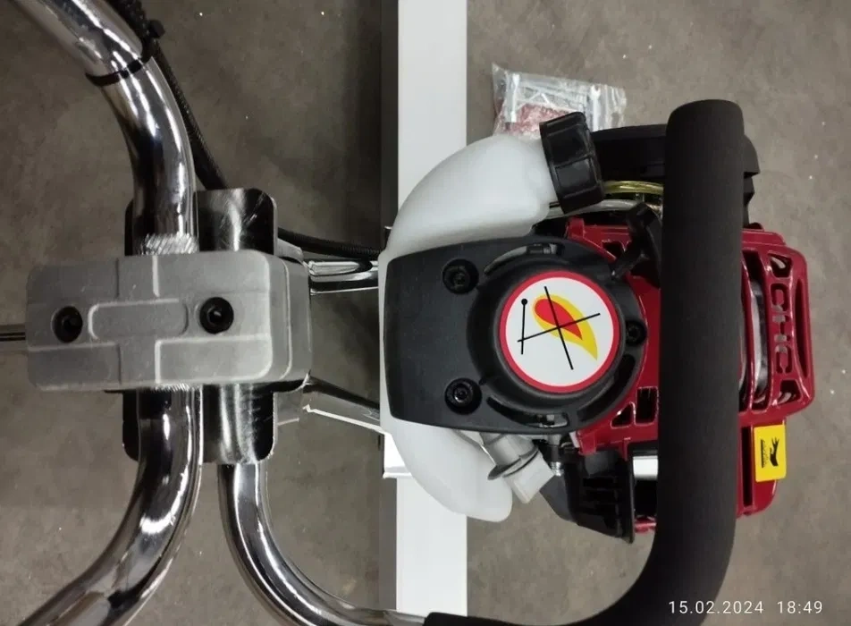 Benzínová vibračná lišta 2 metry AGM-POL motora HONDA GX35 - 7