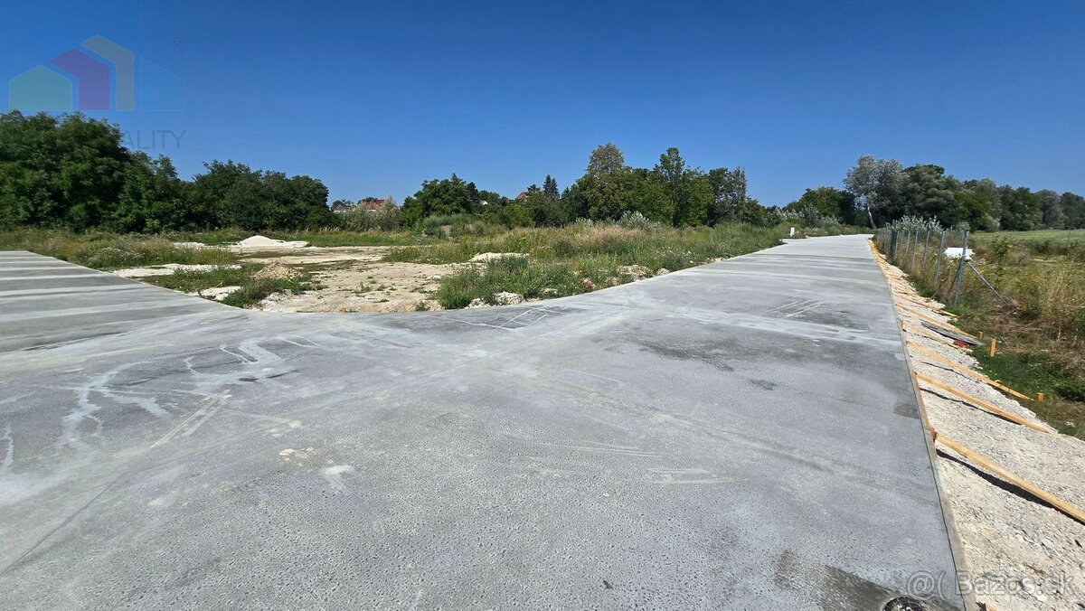 STAVEBNÝ POZEMOK 603 M² BOROVCE, okr. Piešťany /VODA, ELEKTR - 7