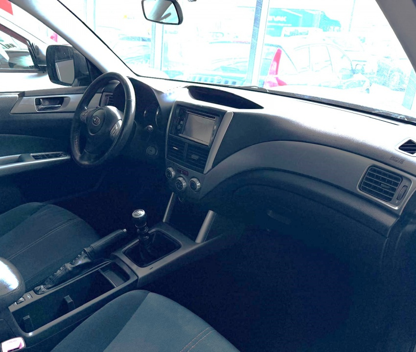 Subaru Forester 2,0 Diesel Active,4x4 12mesačná záruka - 7