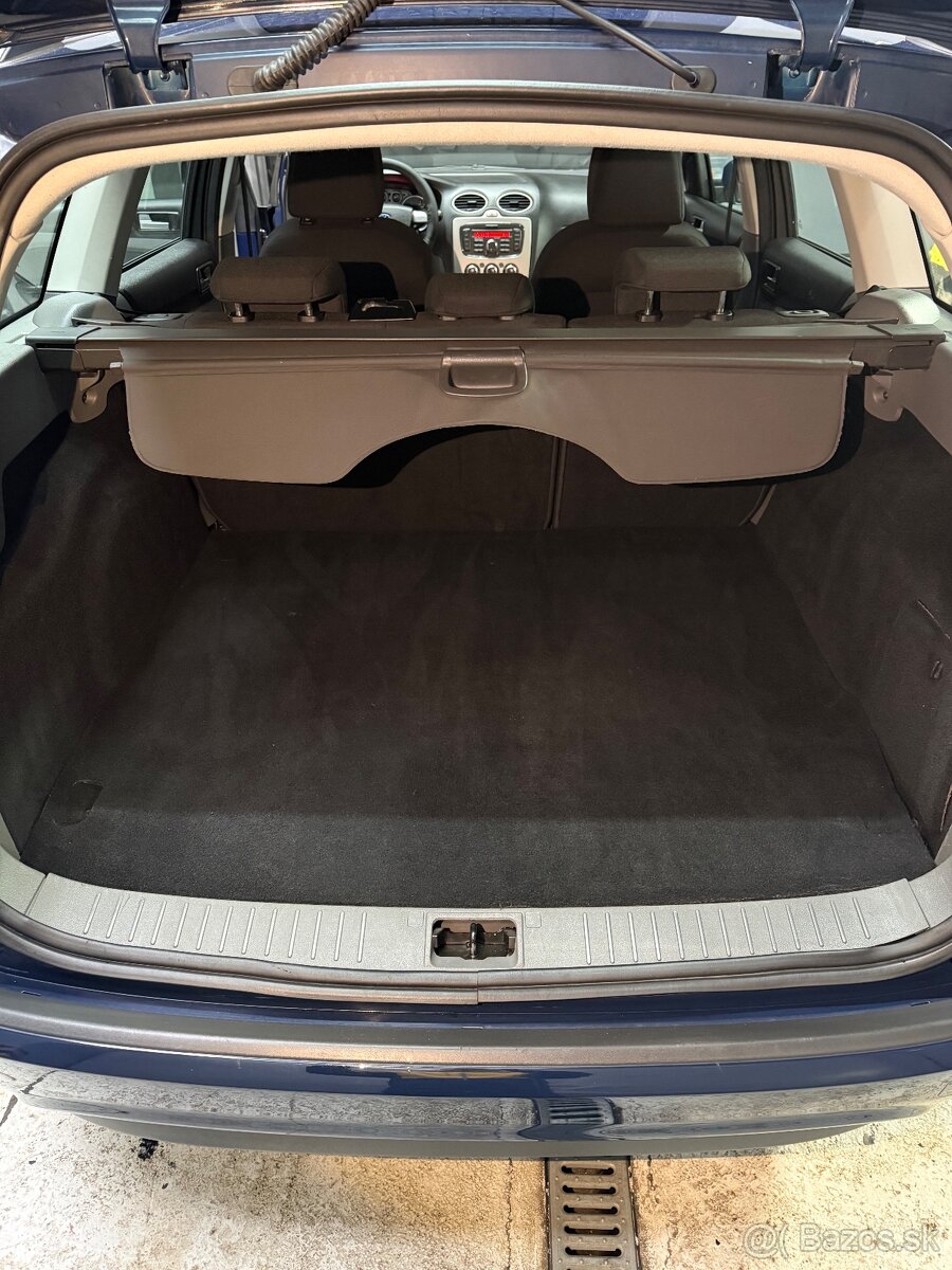 Predám Ford Focus combi 2 facelift - 7