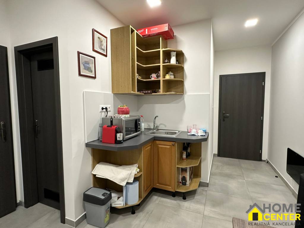 NA PRENÁJOM NOVÝ, KVALITNÝ SKLADOVACÍ PRIESTOR V KOMÁRNE, ČA - 7