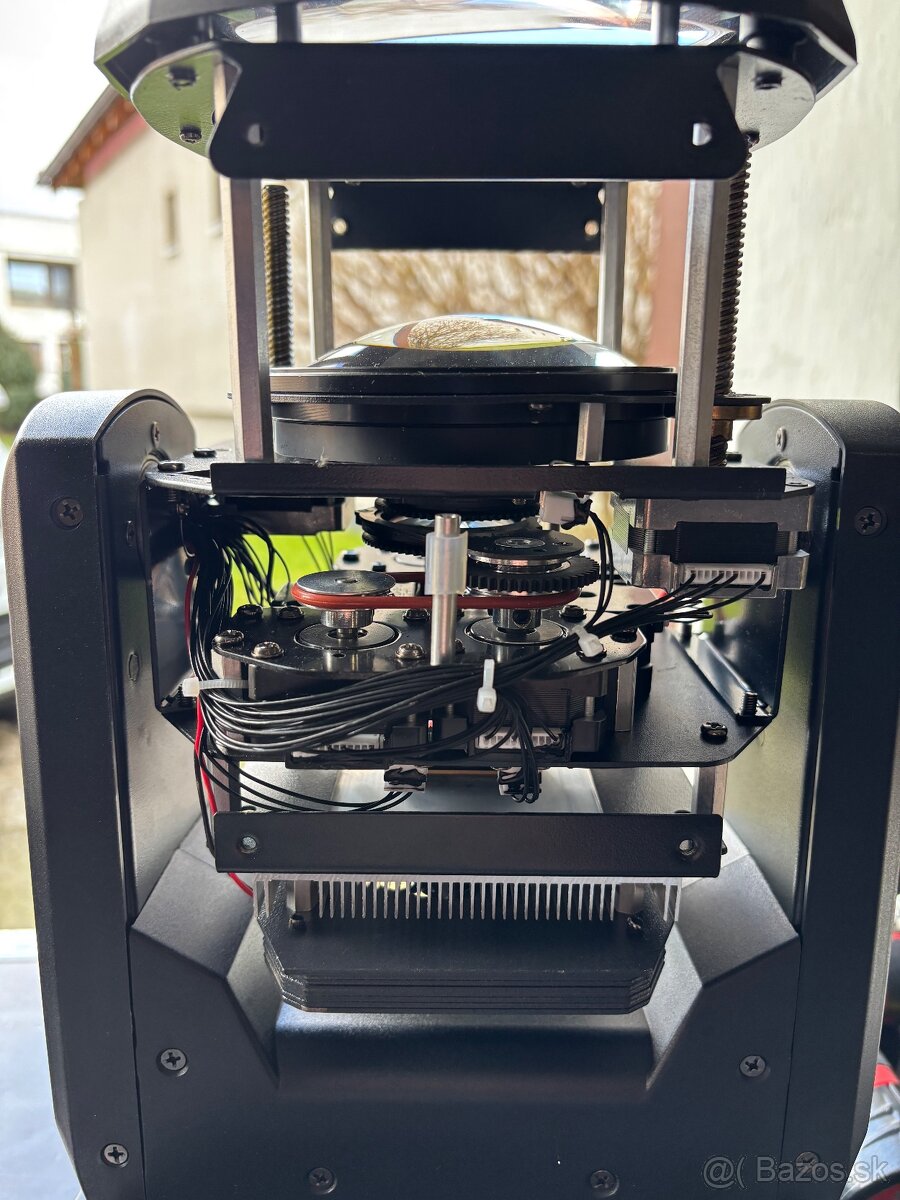 Predám 12ks 200w LED Beam BSW - 7