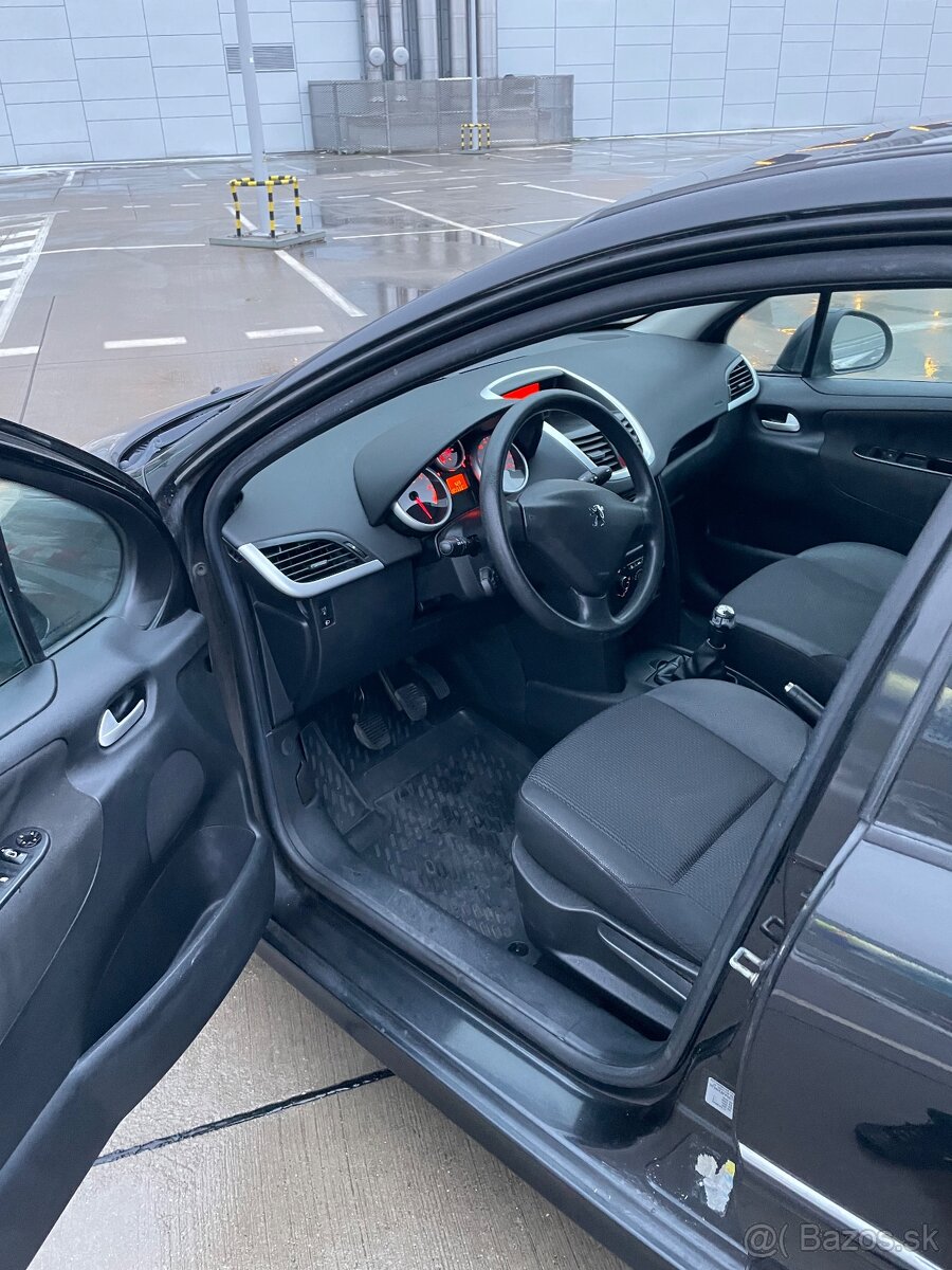 Peugeot 207 1.4 16V - 7