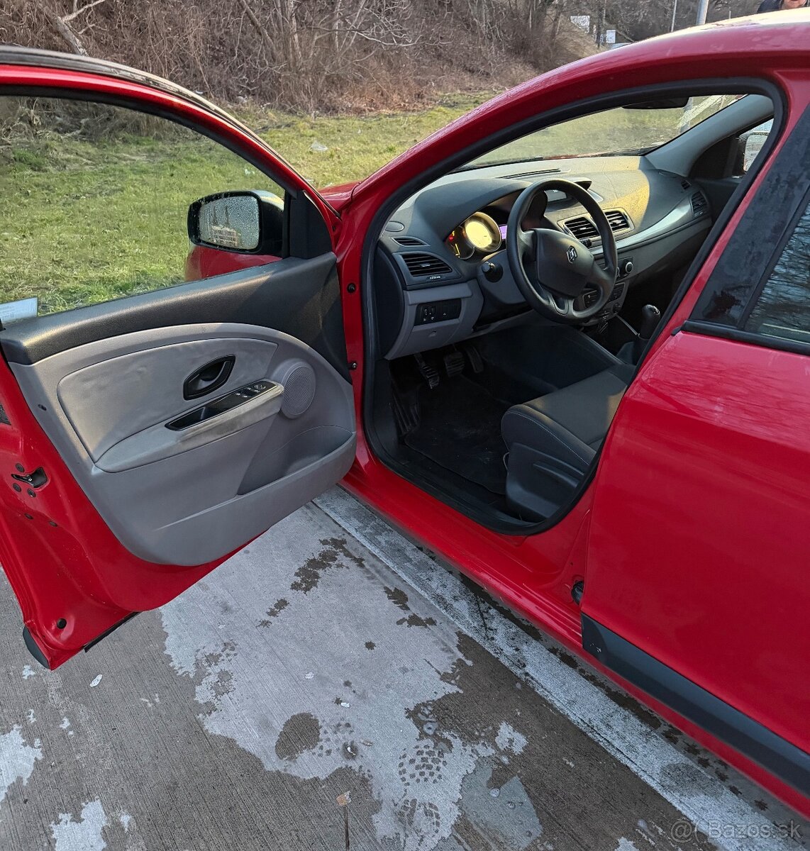 Renault Megane 1,6i - 7