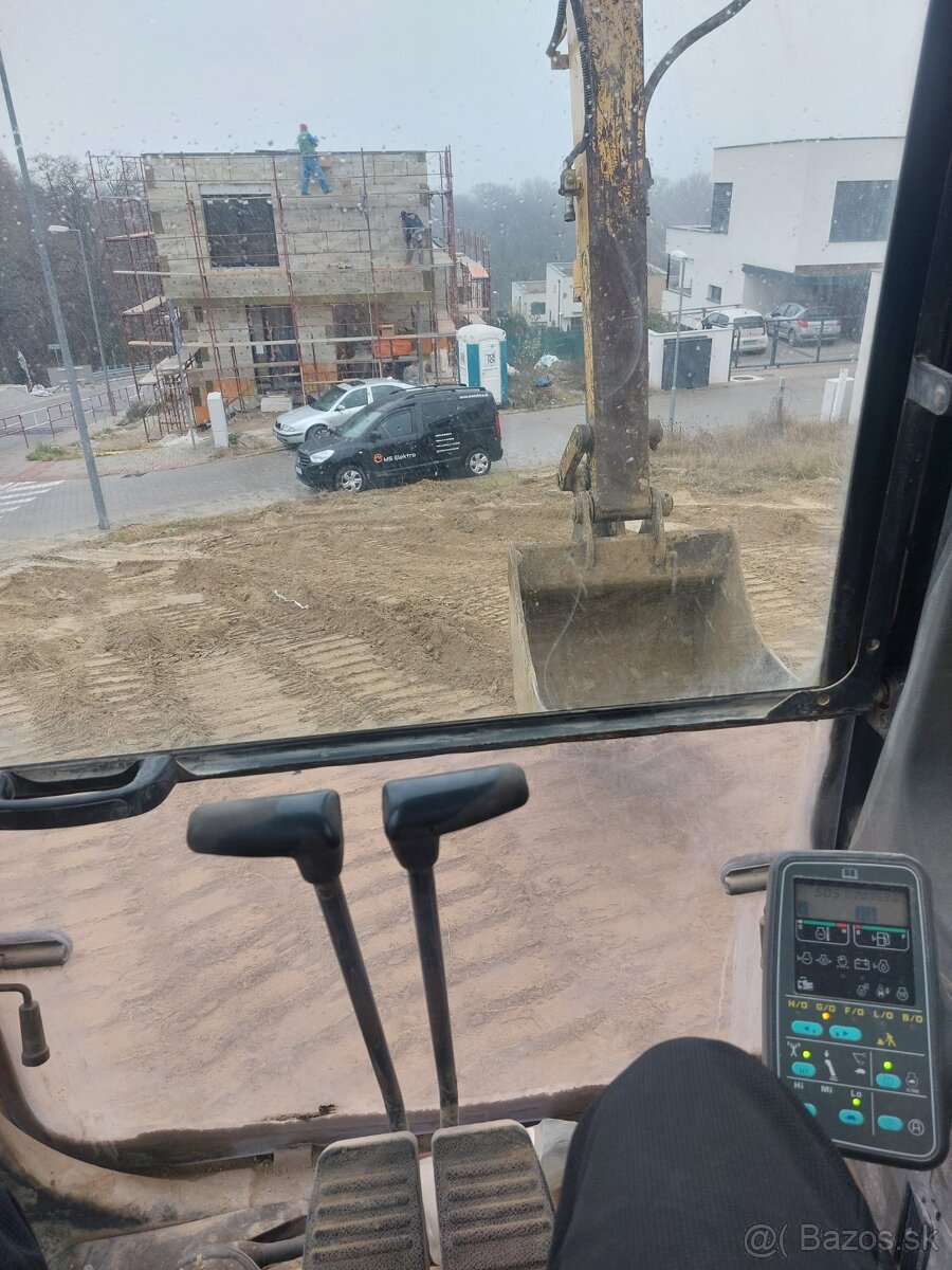 Komatsu PC 130 - 7