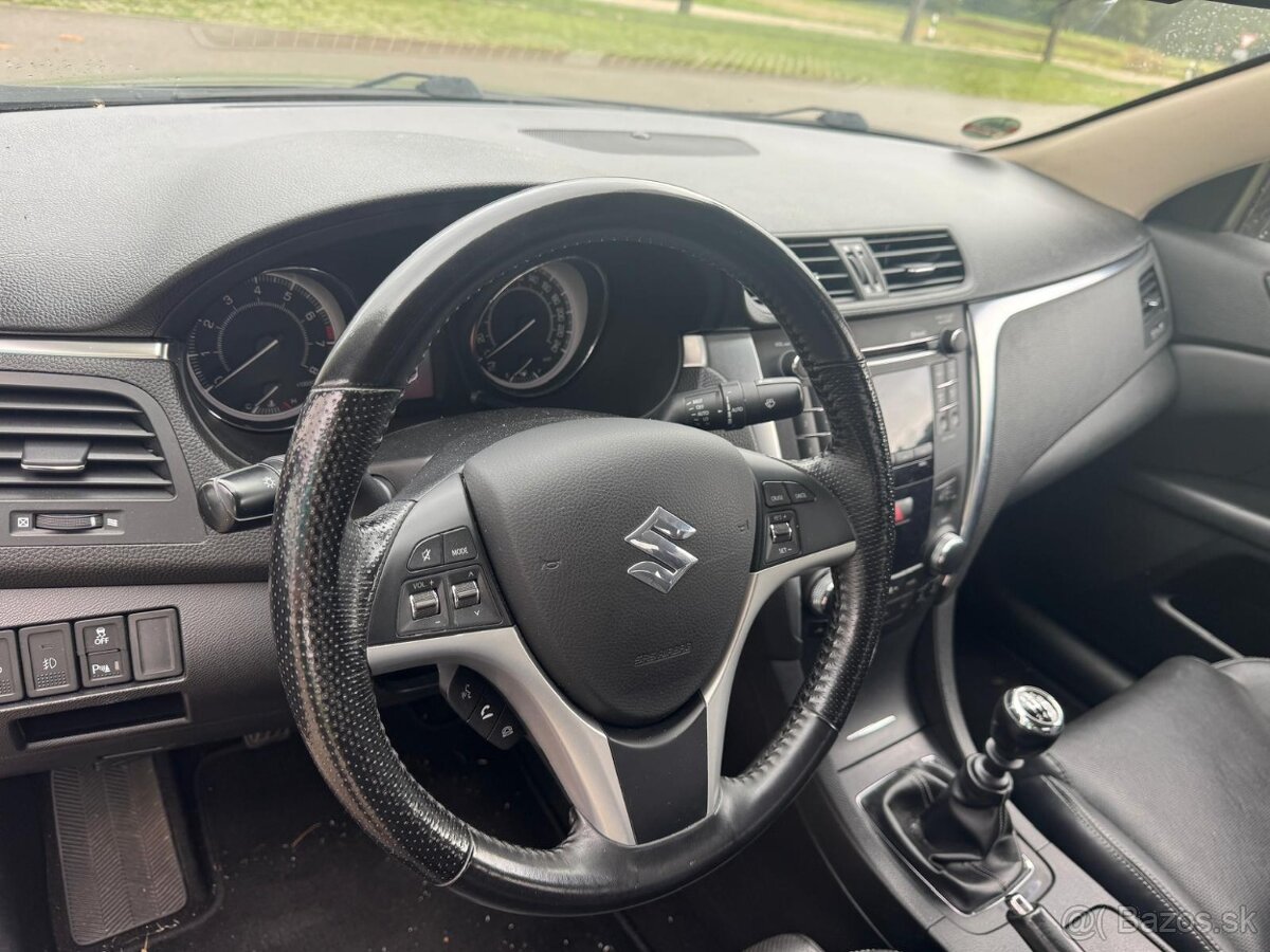 Suzuki Kizashi, 2011. 6st. manuál, predný pohon, panorama - 7