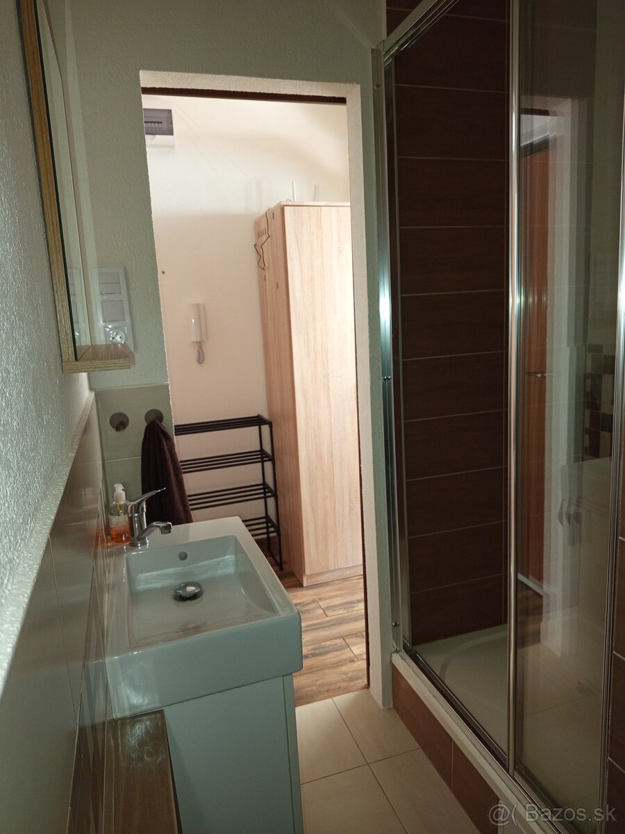 Prenájom garsónka v Handlovej - 7