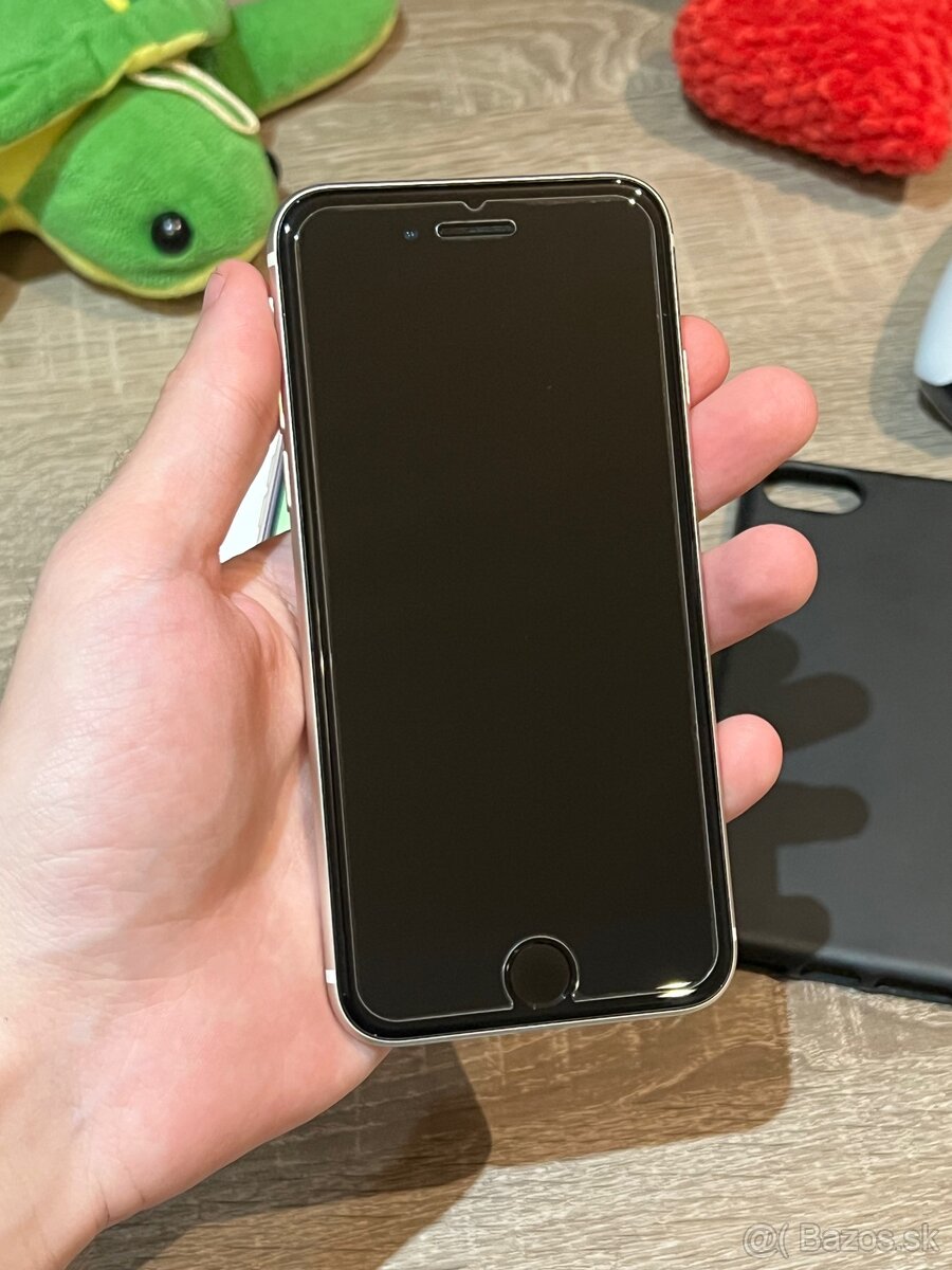 Apple iPhone SE 2022 64GB White - 7