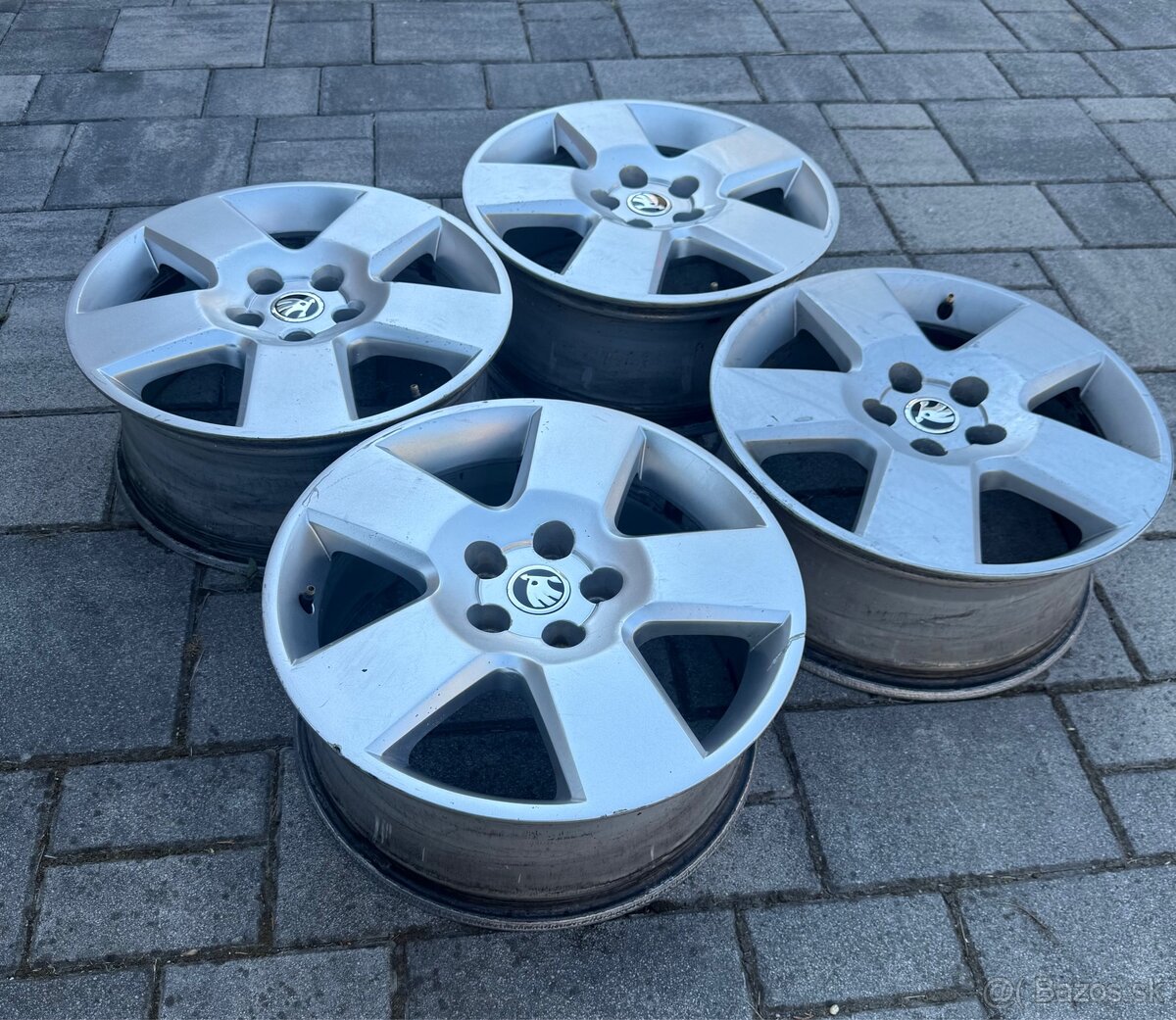 Škoda R17 215 40– OEM 3U0 601 025 E 5x112 - 7