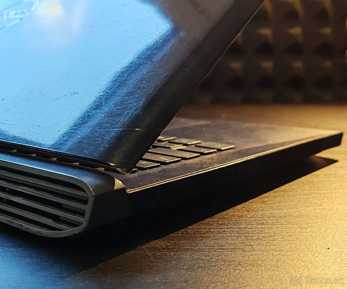 Dell Inspiron 15 7577 - 7