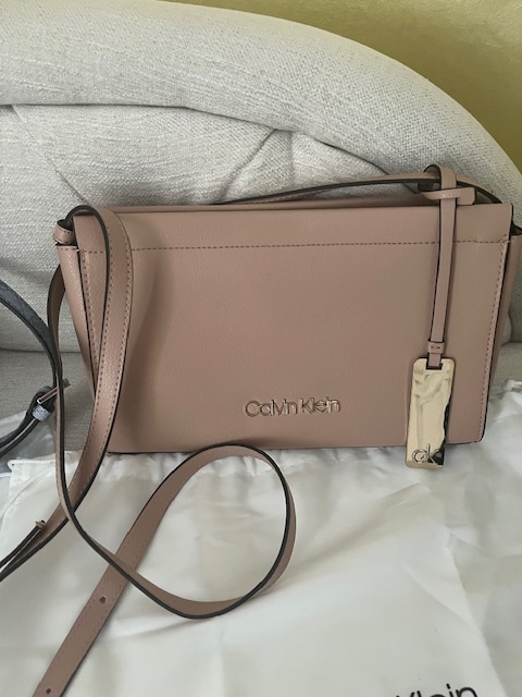 Guess kabelka a Calvin Klein kabelka - 7