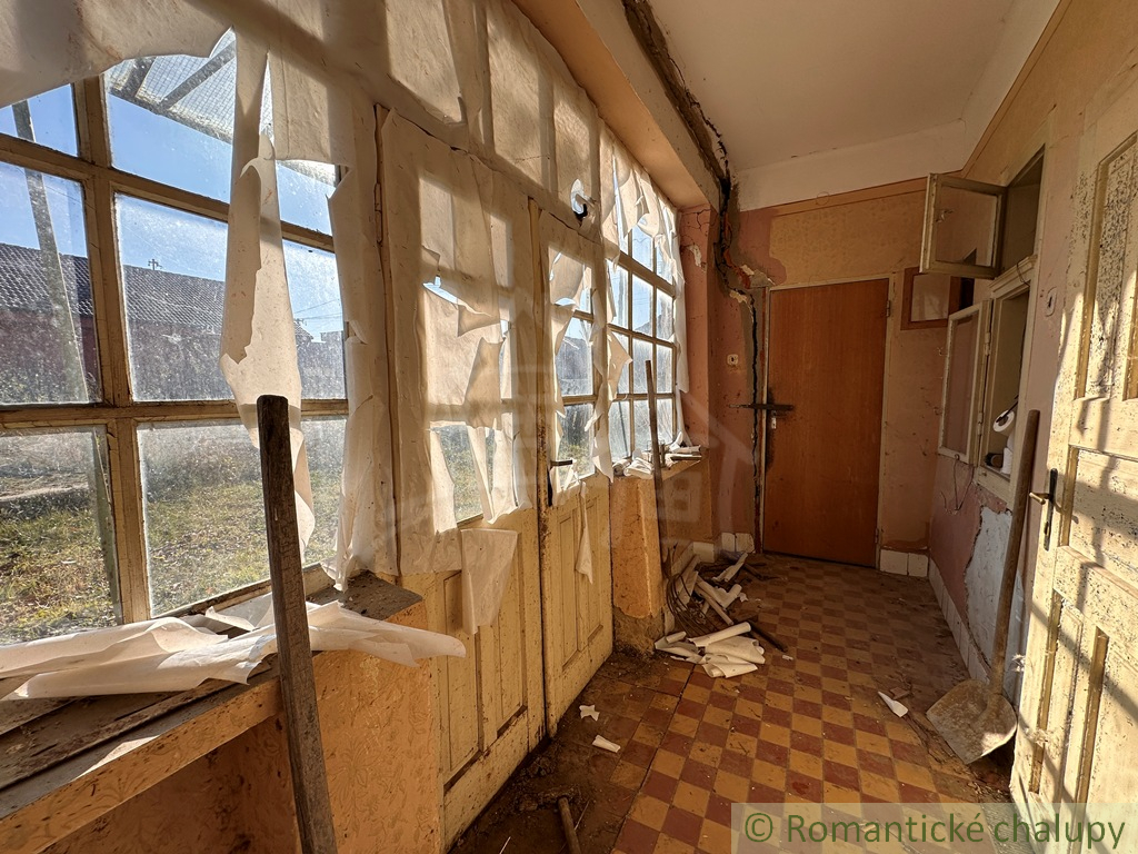 Starý sedliacky dom na veľkom pozemku – vhodné na výstavbu - 7