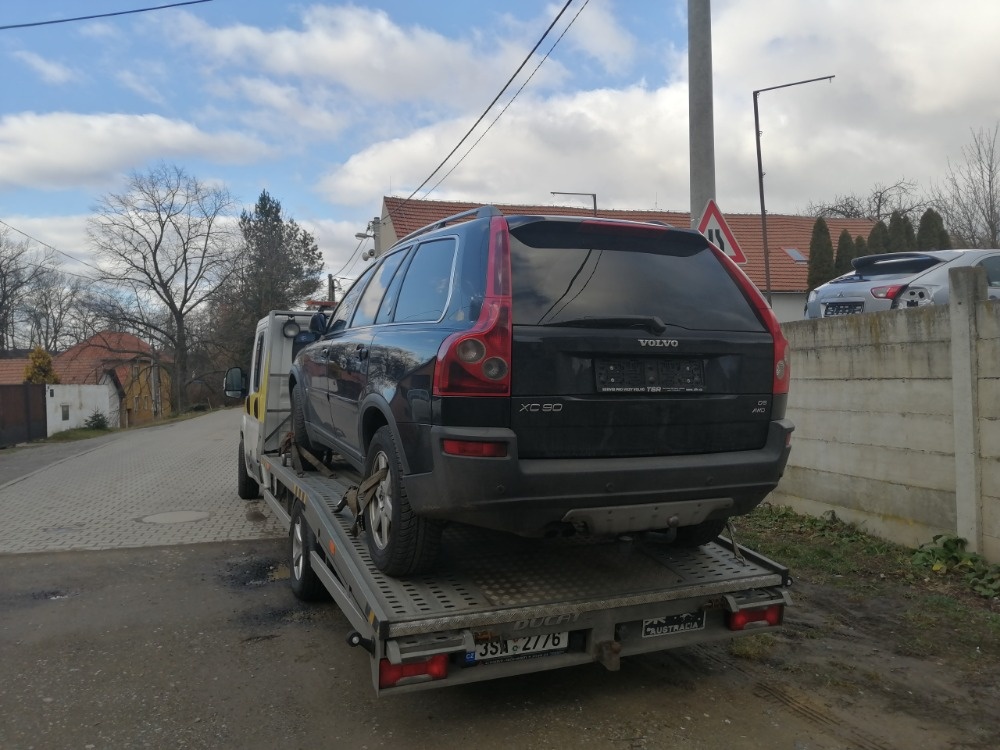+Volvo XC90+ - 7