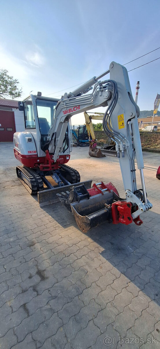TAKEUCHI TB230 DIESEL - 7